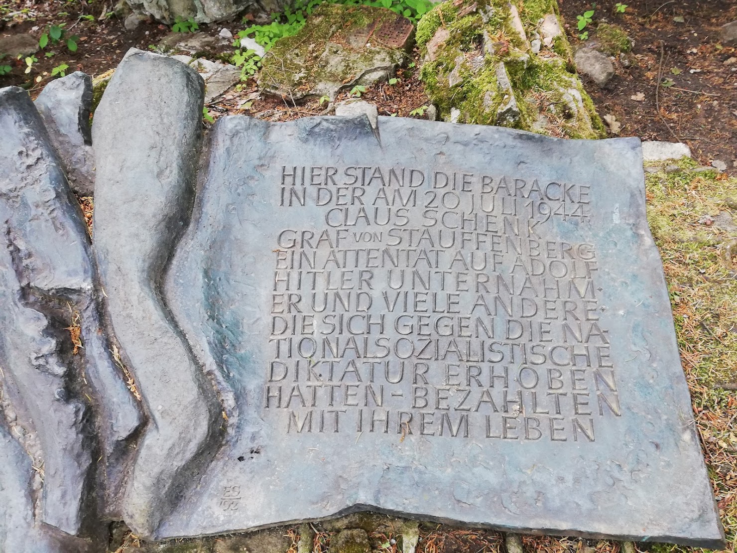 03 10 05 Gedenkstein für das Attentat auf Hitler